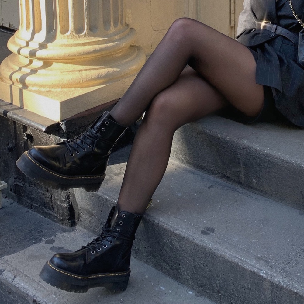 Dr. Martens Jadon 8 Eye Boots